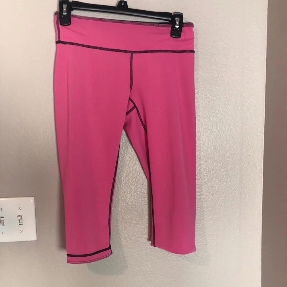 ZELLA Reversible Pink Gray Crop Yoga Legging